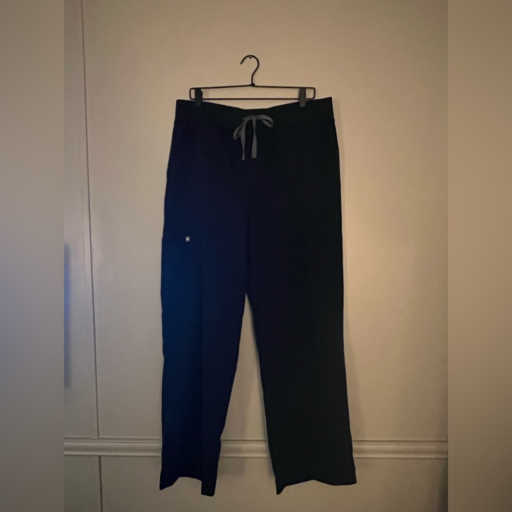 Figs Women’s High Waisted Isabel Wide Leg Scrub Pants in Navy